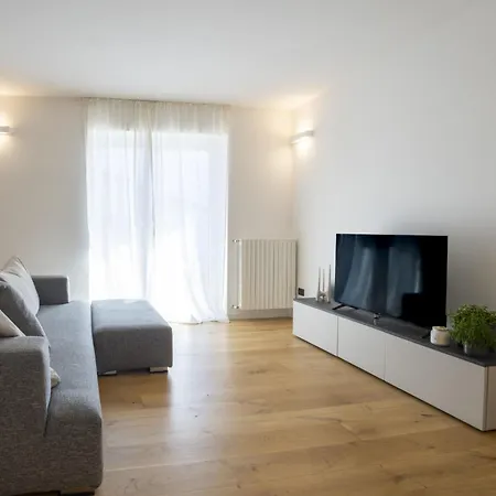 בית נופש Civico 16 Garden By Interhome Tresivio