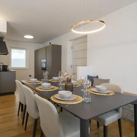 בית נופש Civico 16 Garden By Interhome *