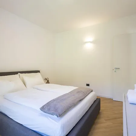 בית נופש Civico 16 Garden By Interhome