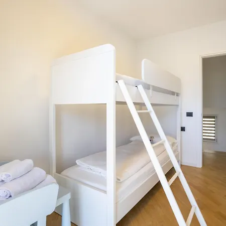 בית נופש Civico 16 Garden By Interhome